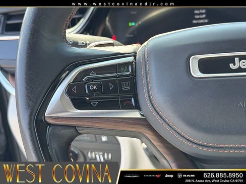 Used 2022 Jeep Grand Cherokee Summit w/ Advanced Protech Group IV AWD/4WD image 28