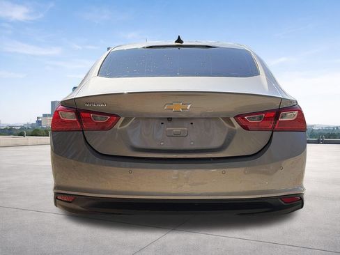 Used 2025 Chevrolet Malibu LS FWD image 4