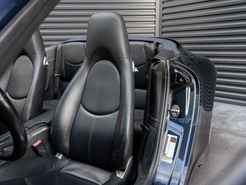 Used 2006 Porsche 911 Carrera 4 AWD/4WD image 5