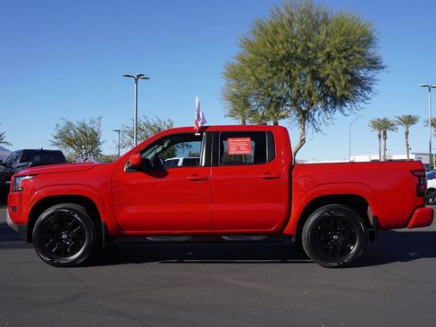 Certified 2022 Nissan Frontier SV image 2