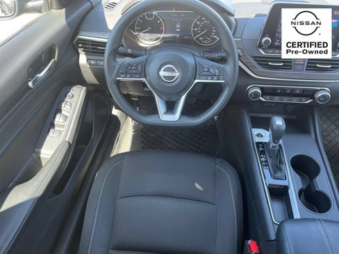 Certified 2025 Nissan Altima 2.5 SV FWD image 13