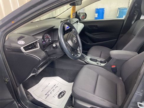Used 2025 Toyota Corolla LE FWD image 3