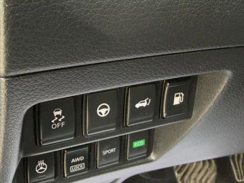 Used 2020 Nissan Rogue SL image 34