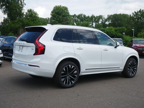 New 2026 Volvo XC90 T8 Plus AWD/4WD image 3