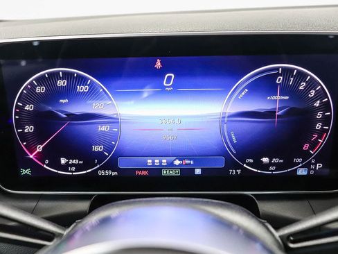 Used 2025 Mercedes-Benz GLC 350e 4MATIC image 24