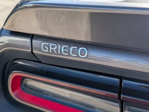 Used 2018 Dodge Challenger SXT image 11