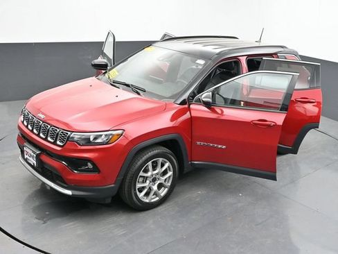 Used 2025 Jeep Compass Limited AWD/4WD image 60