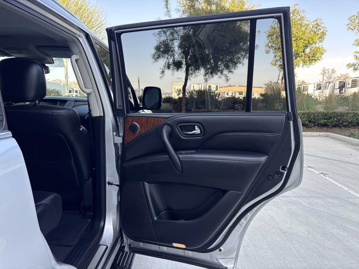 Used 2019 INFINITI QX80 Luxe AWD/4WD image 14