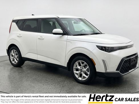 Used 2025 Kia Soul LX w/ LX Technology Package FWD image 1