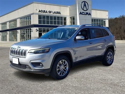 Used 2020 Jeep Cherokee Latitude Plus w/ Comfort/Convenience Group image 3