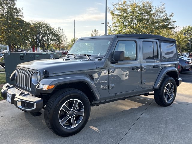 Used 2023 Jeep Wrangler Unlimited Sahara w/ Cold Weather Group AWD/4WD image 9