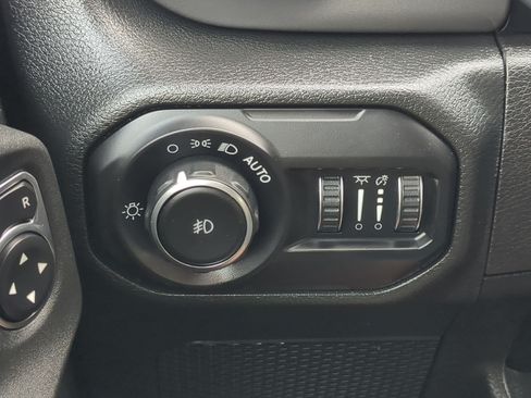 Used 2022 Jeep Wrangler Sport AWD/4WD image 16