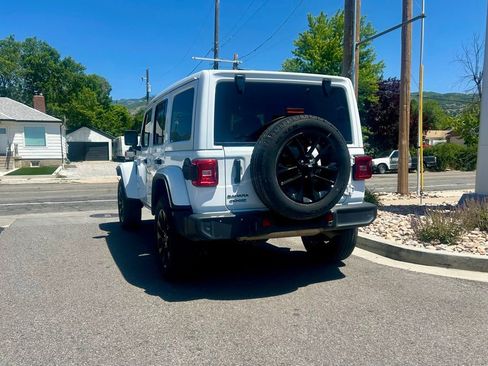 Used 2025 Jeep Wrangler Unlimited Sahara w/ Safety Group AWD/4WD image 6