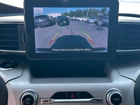 Used 2023 Ford Explorer XLT w/ Equipment Group 202A RWD image 30