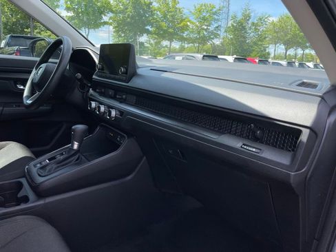 Used 2025 Honda CR-V LX image 32