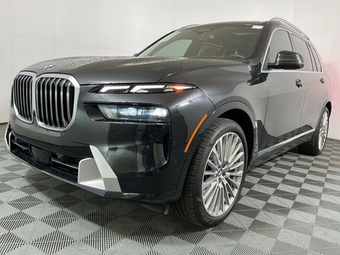 Certified 2025 BMW X7 xDrive40i AWD/4WD image 2