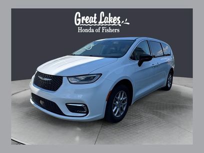 Used 2024 Chrysler Pacifica Touring-L