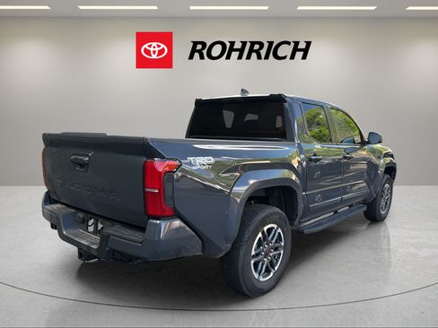 Used 2024 Toyota Tacoma TRD Sport AWD/4WD image 6