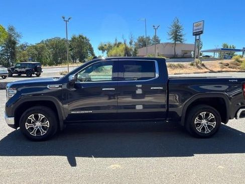 Used 2025 GMC Sierra 1500 SLT AWD/4WD image 12
