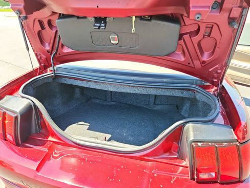 Used 2004 Ford Mustang GT RWD image 25