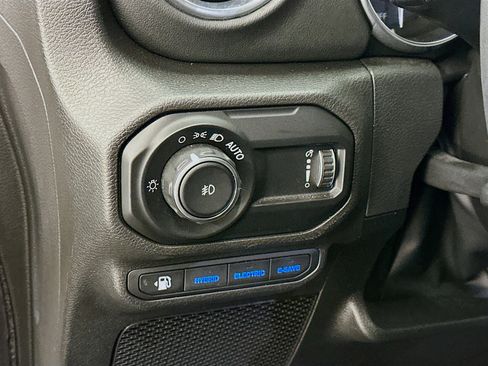 Used 2023 Jeep Wrangler Sahara AWD/4WD image 17