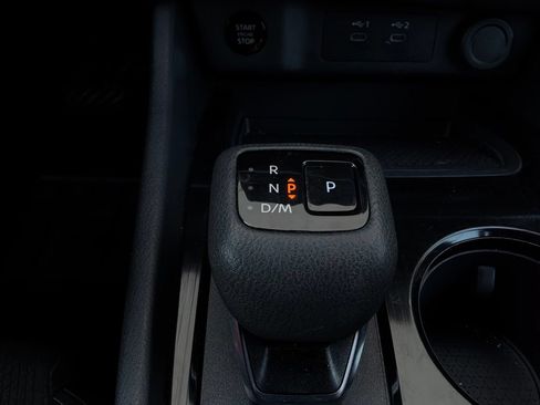 Used 2025 Nissan Rogue SV FWD image 26