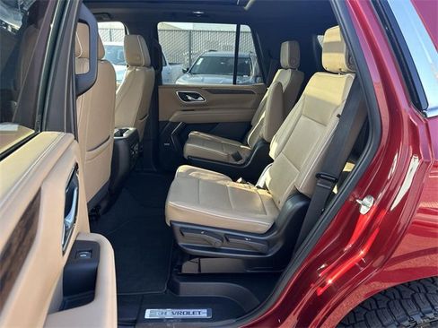 Used 2023 Chevrolet Tahoe Premier w/ Premium Package image 25