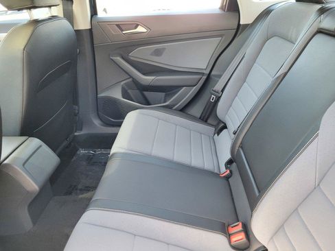Used 2025 Volkswagen Jetta SE w/ Sunroof Package FWD image 16