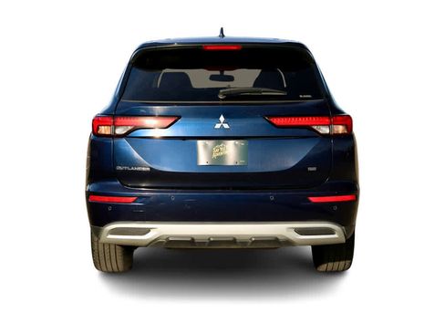 Used 2024 Mitsubishi Outlander SE image 5