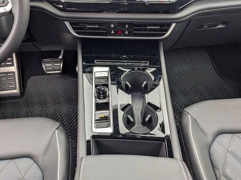 New 2026 Volkswagen Atlas Cross Sport SEL Premium R-Line AWD/4WD image 22