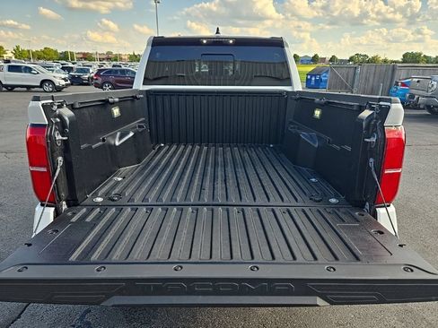 Used 2026 Toyota Tacoma SR5 AWD/4WD image 39
