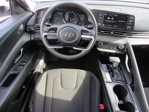 Used 2023 Hyundai Elantra Blue image 10