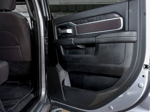 Used 2024 RAM 2500 Big Horn w/ Sport Appearance Package image 43