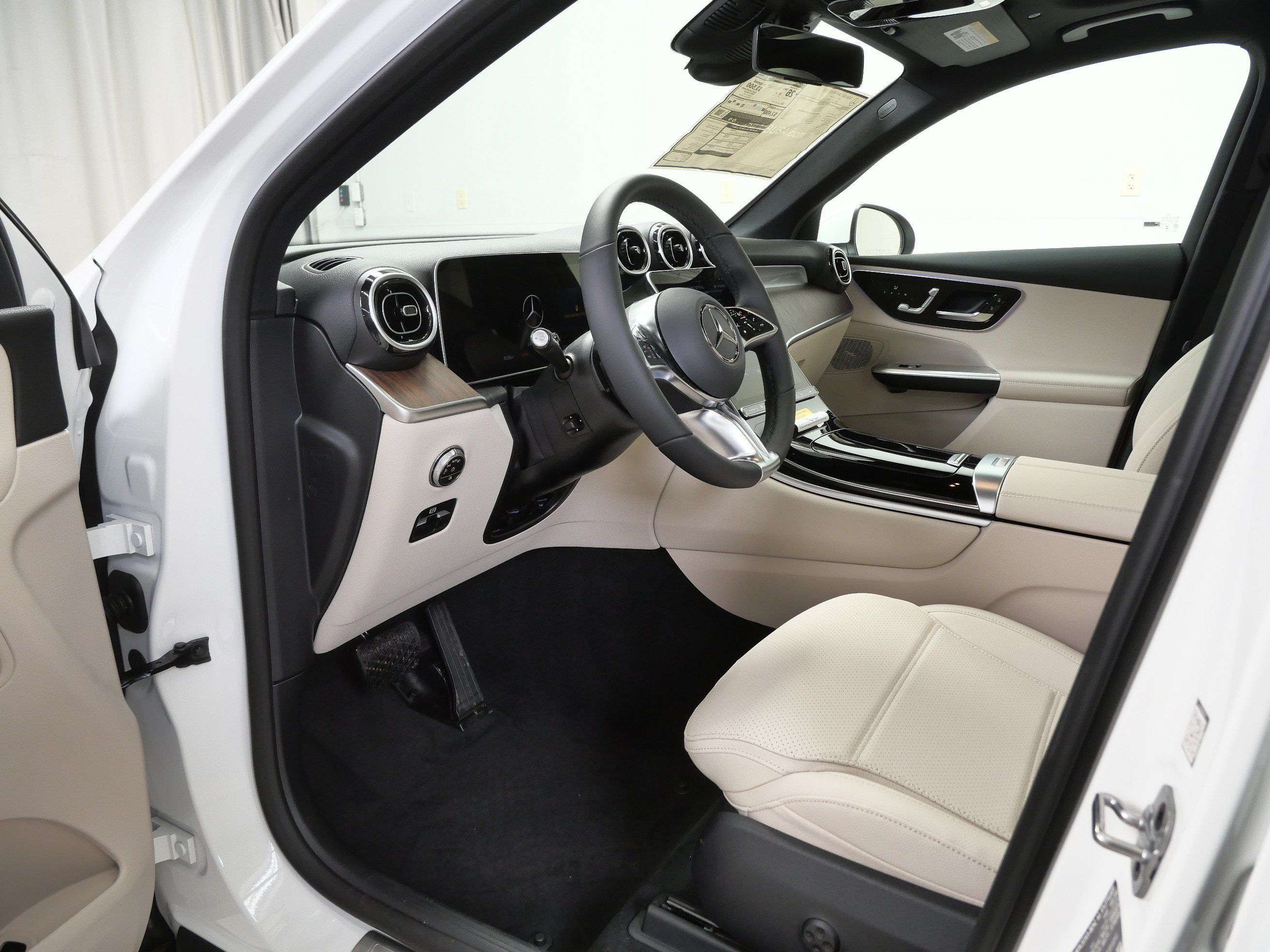 New 2026 Mercedes-Benz GLC 300 4MATIC image 7