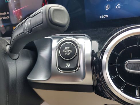 Used 2026 Mercedes-Benz GLB 250 image 36