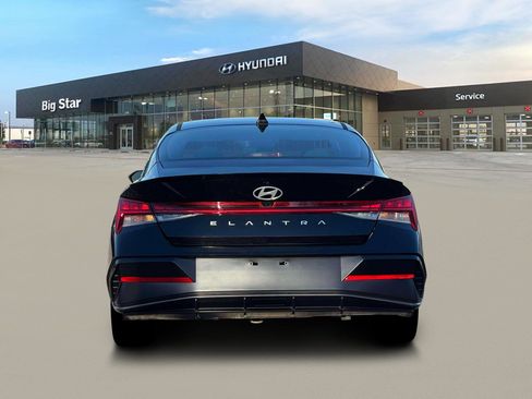 New 2026 Hyundai Elantra SEL Sport FWD image 6