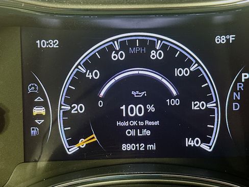 Used 2020 Jeep Grand Cherokee Altitude AWD/4WD image 19