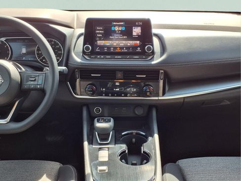 Used 2023 Nissan Rogue SV FWD image 15