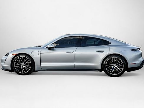 Used 2022 Porsche Taycan image 8