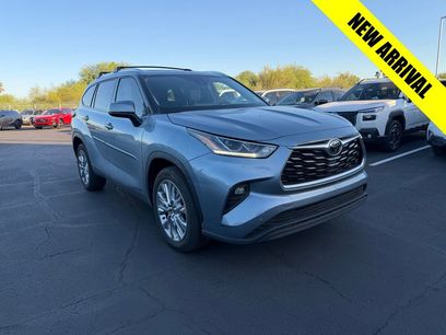 Used 2023 Toyota Highlander Limited