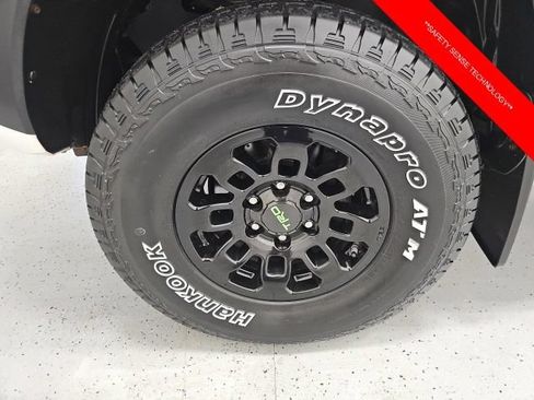 Certified 2021 Toyota Tacoma TRD Off-Road w/ Technology Package AWD/4WD image 10