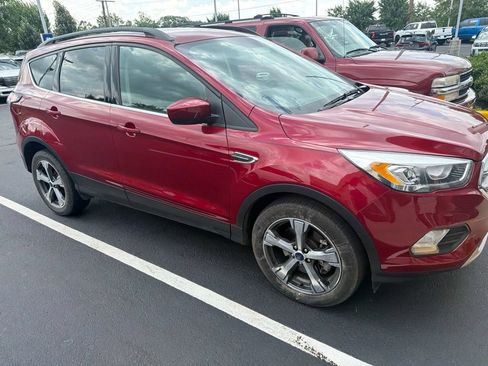 Used 2017 Ford Escape SE w/ SE Leather Comfort Package AWD/4WD image 2