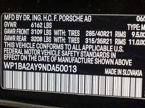 Used 2022 Porsche Cayenne Platinum Edition image 30