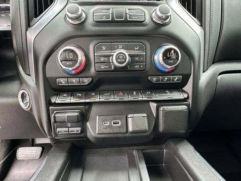 Used 2020 GMC Sierra 1500 SLT w/ SLT Premium Plus Package AWD/4WD image 35