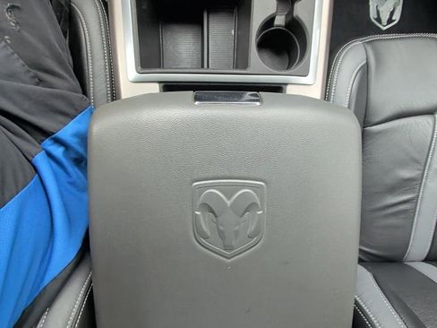 Used 2015 RAM 2500 SLT w/ Luxury Group image 23