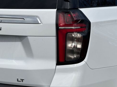 Used 2024 Chevrolet Suburban LT image 27