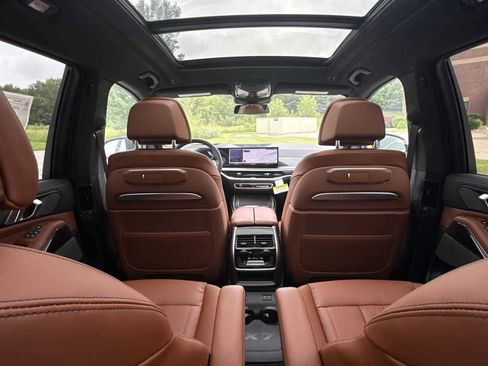 Used 2026 BMW X7 M60i w/ M Sport Professional Package AWD/4WD image 19