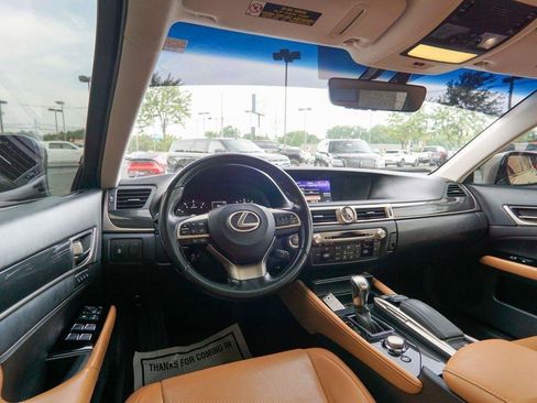 Used 2016 Lexus GS 200t w/ Premium Package RWD image 11