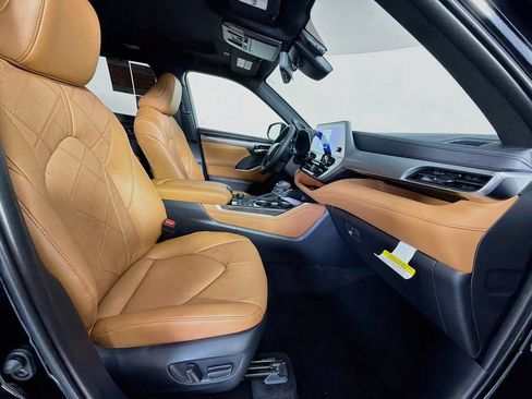 New 2026 Toyota Highlander Platinum AWD/4WD image 29