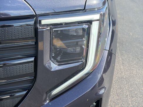 Used 2022 GMC Sierra 1500 Elevation w/ Preferred Package image 11